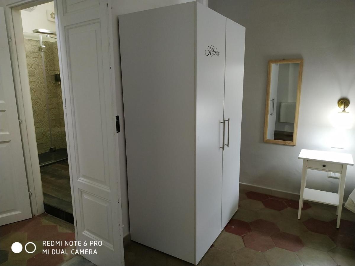Le Suite Del Teatro Cucinino Privato Taranto Exterior photo