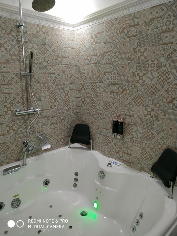 Le Suite Del Teatro Cucinino Privato Taranto Exterior photo