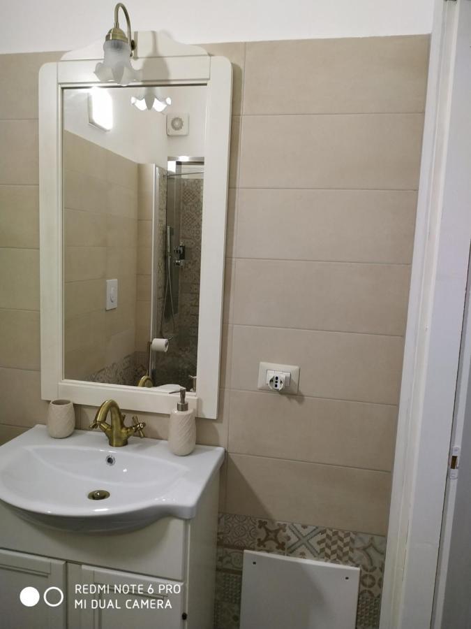 Le Suite Del Teatro Cucinino Privato Taranto Exterior photo