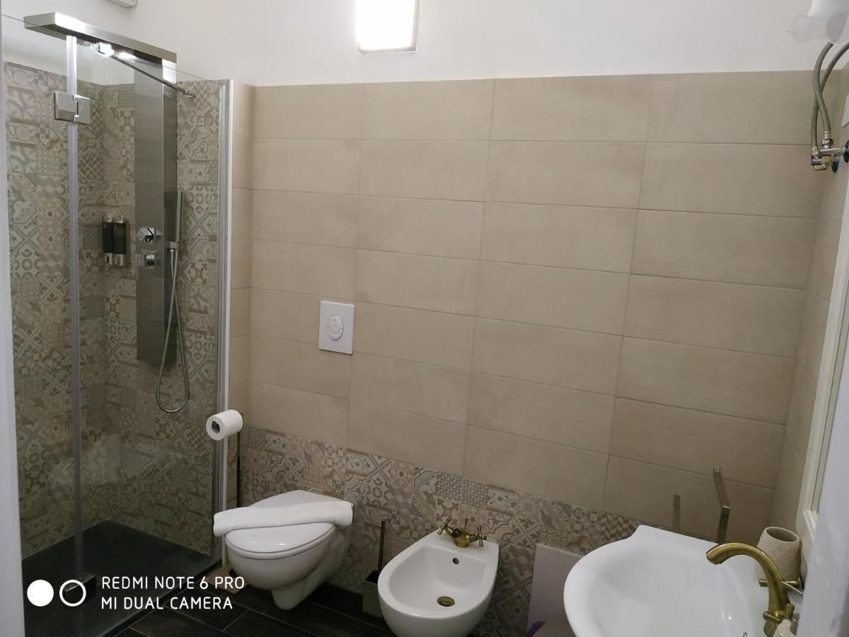 Le Suite Del Teatro Cucinino Privato Taranto Exterior photo