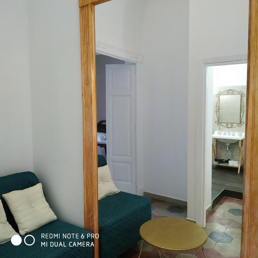 Le Suite Del Teatro Cucinino Privato Taranto Exterior photo